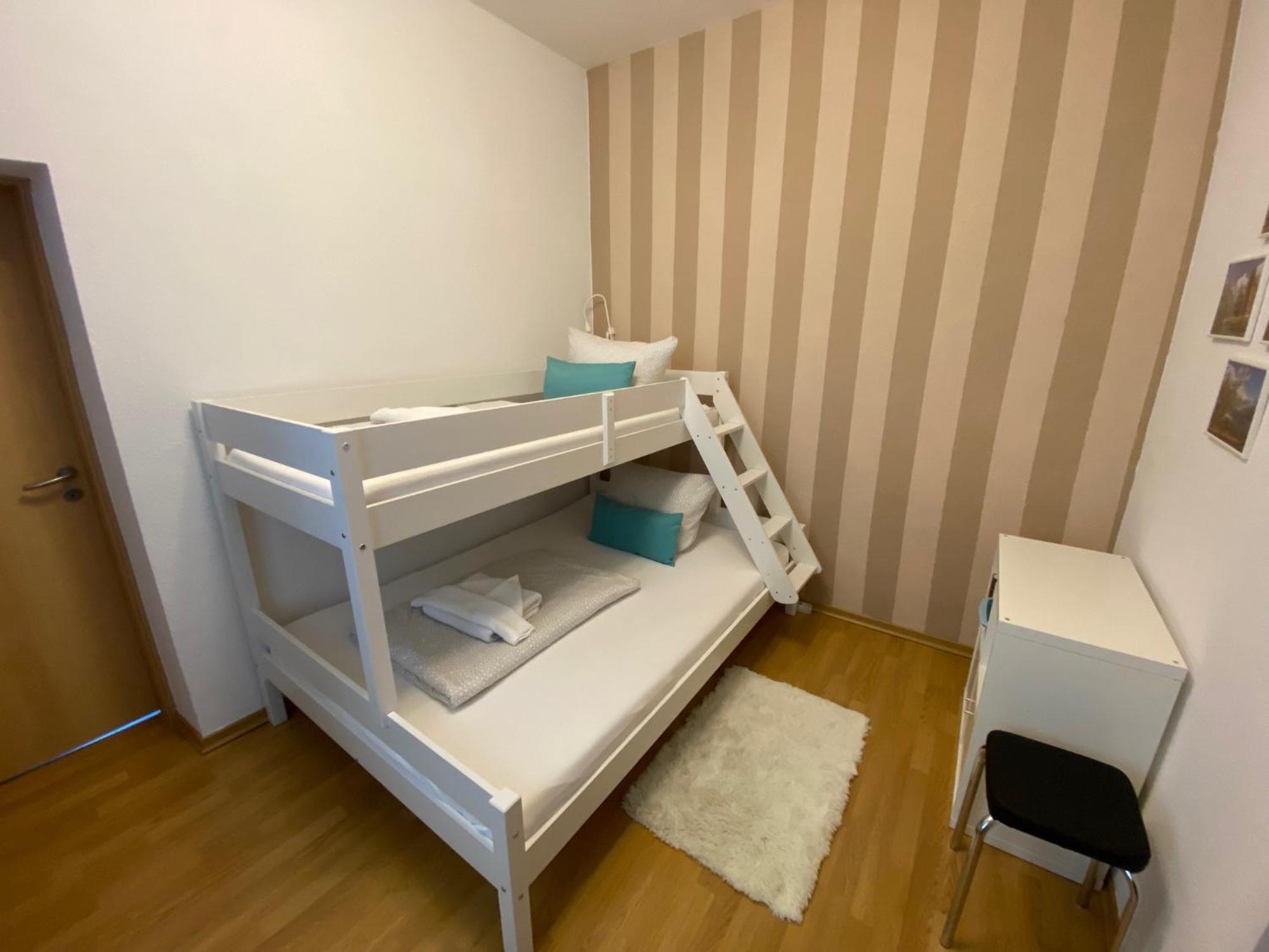 Zur Schleuse - Ferienwohnung Bis 6 Personen Mit Gem Garten Rostock Exterior photo